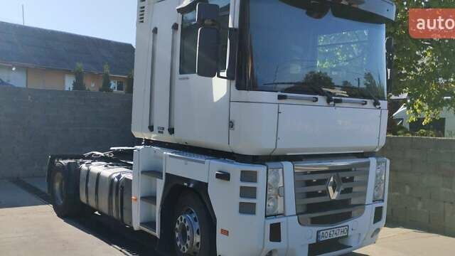 Белый Рено Магнум, объемом двигателя 13 л и пробегом 100 тыс. км за 10000 $, фото 1 на Automoto.ua