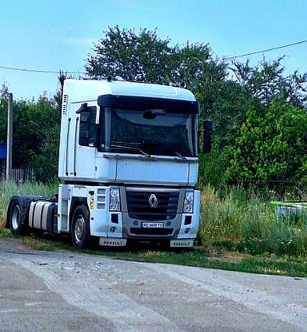 Білий Рено Магнум, об'ємом двигуна 13 л та пробігом 0 тис. км за 12000 $, фото 1 на Automoto.ua