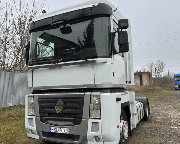 Белый Рено Магнум, объемом двигателя 12.9 л и пробегом 999 тыс. км за 12999 $, фото 1 на Automoto.ua