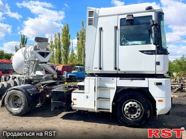 Рено Магнум, объемом двигателя 11.9 л и пробегом 995 тыс. км за 3900 $, фото 1 на Automoto.ua