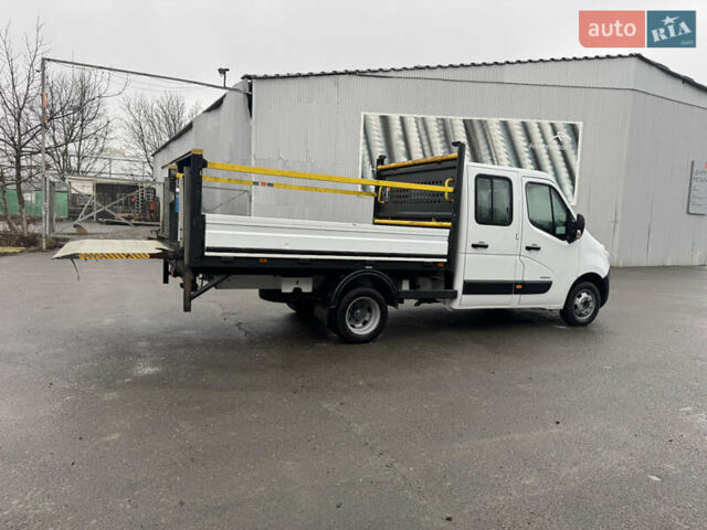 Белый Рено Мастер, объемом двигателя 2.3 л и пробегом 265 тыс. км за 15350 $, фото 1 на Automoto.ua