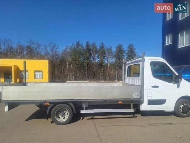 Белый Рено Мастер, объемом двигателя 2.3 л и пробегом 261 тыс. км за 20500 $, фото 1 на Automoto.ua