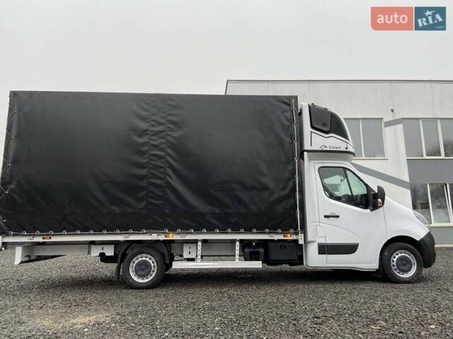 Белый Рено Мастер, объемом двигателя 2.3 л и пробегом 280 тыс. км за 20999 $, фото 1 на Automoto.ua