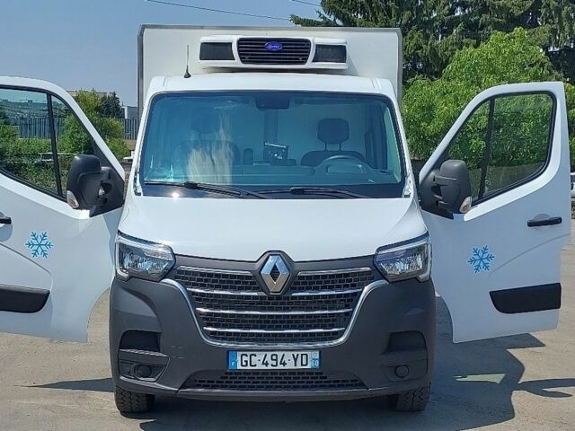 Белый Рено Мастер, объемом двигателя 2.3 л и пробегом 192 тыс. км за 23600 $, фото 1 на Automoto.ua
