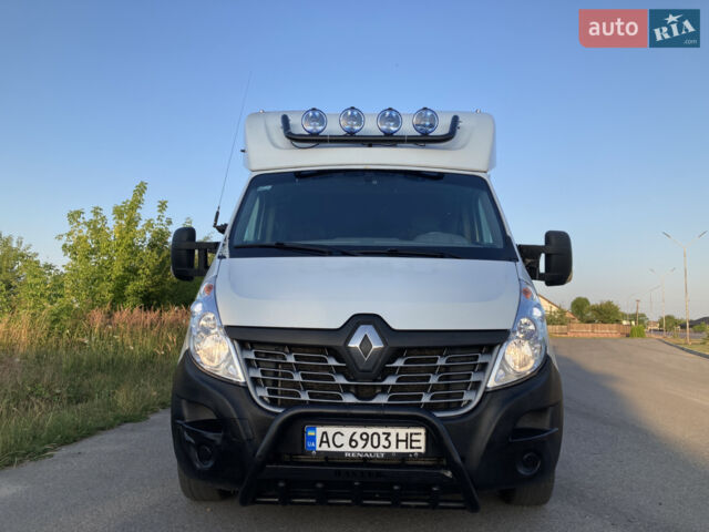 Белый Рено Мастер, объемом двигателя 2.3 л и пробегом 470 тыс. км за 15000 $, фото 1 на Automoto.ua