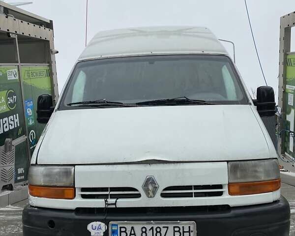 Белый Рено Мастер, объемом двигателя 2.8 л и пробегом 800 тыс. км за 4000 $, фото 1 на Automoto.ua