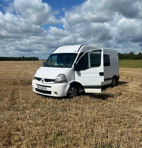 Белый Рено Мастер, объемом двигателя 2.8 л и пробегом 450 тыс. км за 1999 $, фото 1 на Automoto.ua