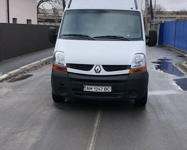 Белый Рено Мастер, объемом двигателя 2.5 л и пробегом 473 тыс. км за 5000 $, фото 1 на Automoto.ua