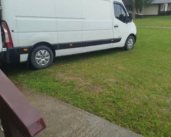 Белый Рено Мастер, объемом двигателя 2.3 л и пробегом 450 тыс. км за 9250 $, фото 1 на Automoto.ua