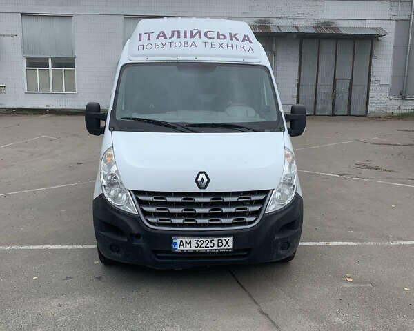 Белый Рено Мастер, объемом двигателя 2.3 л и пробегом 328 тыс. км за 11000 $, фото 1 на Automoto.ua