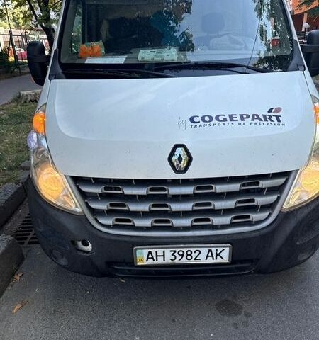 Белый Рено Мастер, объемом двигателя 2.3 л и пробегом 260 тыс. км за 5000 $, фото 1 на Automoto.ua