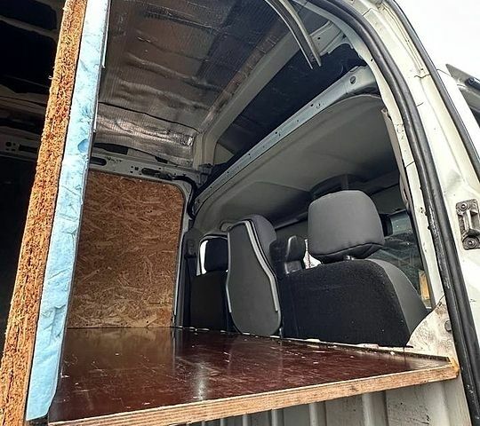 Белый Рено Мастер, объемом двигателя 2.3 л и пробегом 320 тыс. км за 11500 $, фото 1 на Automoto.ua