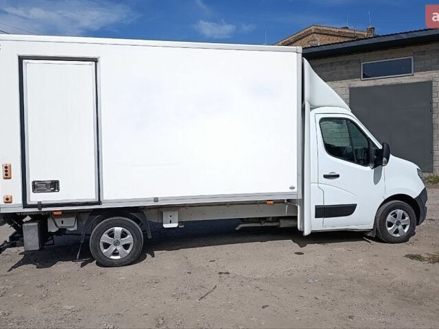 Белый Рено Мастер, объемом двигателя 2.3 л и пробегом 268 тыс. км за 17650 $, фото 1 на Automoto.ua
