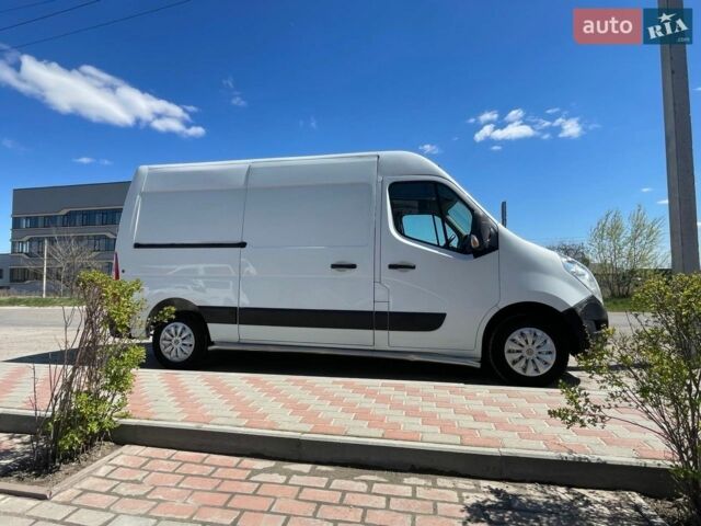 Белый Рено Мастер, объемом двигателя 2.3 л и пробегом 227 тыс. км за 15600 $, фото 1 на Automoto.ua