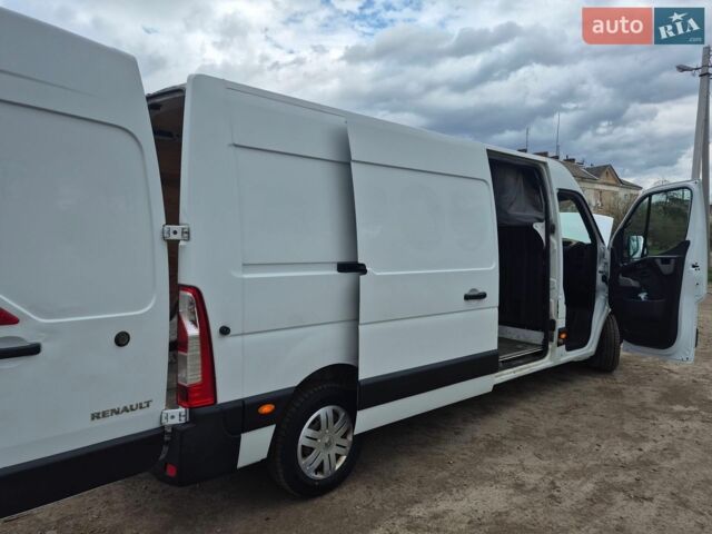 Белый Рено Мастер, объемом двигателя 2.3 л и пробегом 227 тыс. км за 15200 $, фото 1 на Automoto.ua