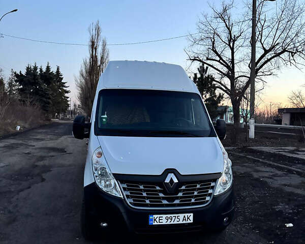 Белый Рено Мастер, объемом двигателя 2.3 л и пробегом 315 тыс. км за 18000 $, фото 1 на Automoto.ua