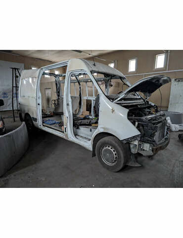 Белый Рено Мастер, объемом двигателя 2.3 л и пробегом 255 тыс. км за 9999 $, фото 1 на Automoto.ua