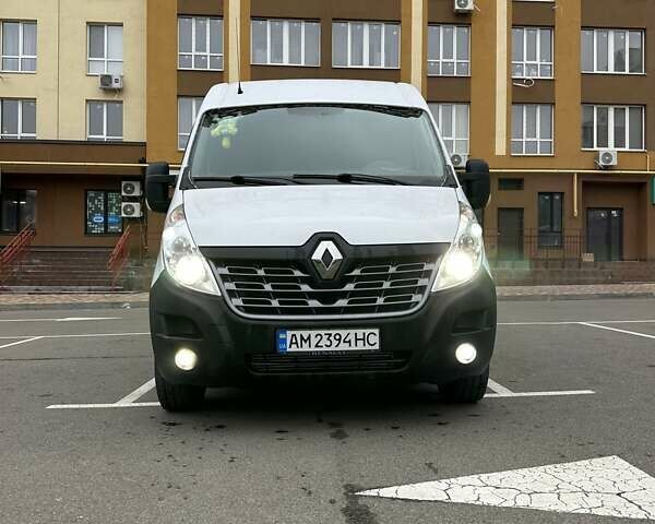 Белый Рено Мастер, объемом двигателя 2.3 л и пробегом 370 тыс. км за 16000 $, фото 1 на Automoto.ua