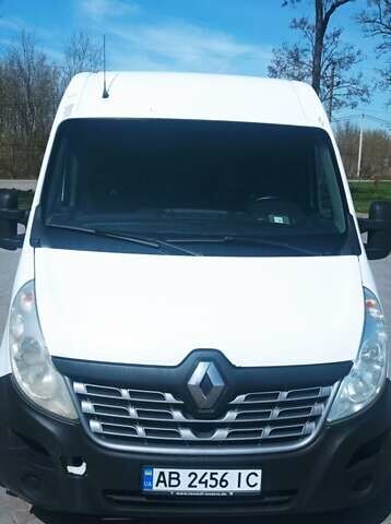Белый Рено Мастер, объемом двигателя 2.3 л и пробегом 424 тыс. км за 16000 $, фото 1 на Automoto.ua
