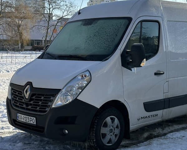 Белый Рено Мастер, объемом двигателя 2.3 л и пробегом 300 тыс. км за 18000 $, фото 1 на Automoto.ua