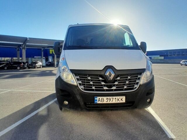 Белый Рено Мастер, объемом двигателя 2.3 л и пробегом 350 тыс. км за 13500 $, фото 1 на Automoto.ua