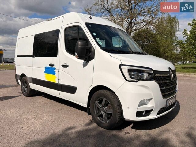 Белый Рено Мастер, объемом двигателя 2.3 л и пробегом 185 тыс. км за 19100 $, фото 1 на Automoto.ua