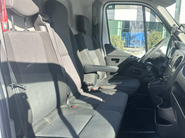Білий Рено Мастєр, об'ємом двигуна 2.3 л та пробігом 143 тис. км за 17000 $, фото 1 на Automoto.ua