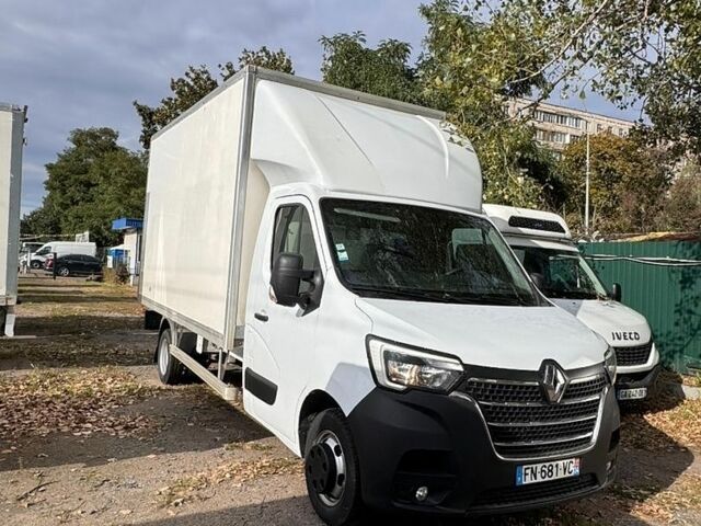 Белый Рено Мастер, объемом двигателя 2.3 л и пробегом 210 тыс. км за 24900 $, фото 1 на Automoto.ua