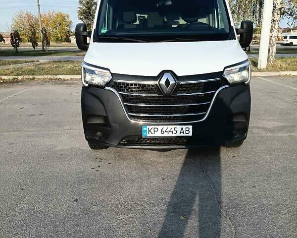 Белый Рено Мастер, объемом двигателя 2.3 л и пробегом 240 тыс. км за 17500 $, фото 1 на Automoto.ua