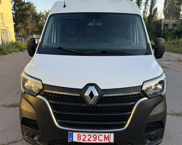 Белый Рено Мастер, объемом двигателя 2.3 л и пробегом 195 тыс. км за 18100 $, фото 1 на Automoto.ua