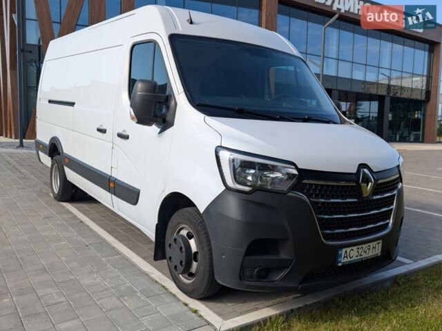 Белый Рено Мастер, объемом двигателя 2.3 л и пробегом 241 тыс. км за 21000 $, фото 1 на Automoto.ua