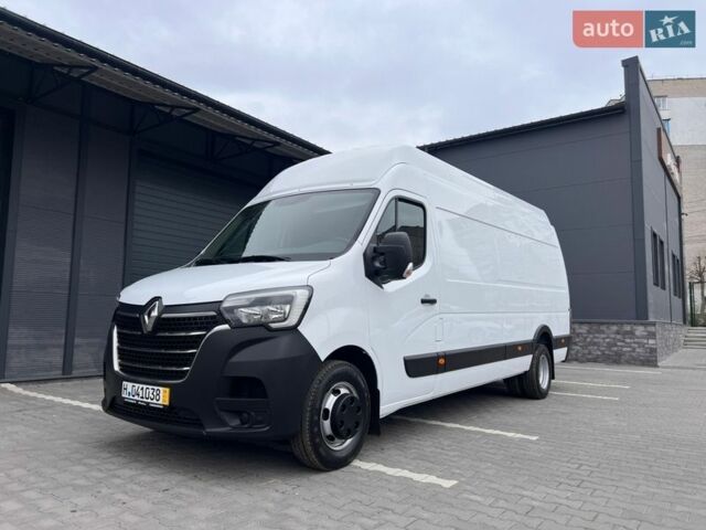 Белый Рено Мастер, объемом двигателя 2.3 л и пробегом 221 тыс. км за 31800 $, фото 1 на Automoto.ua