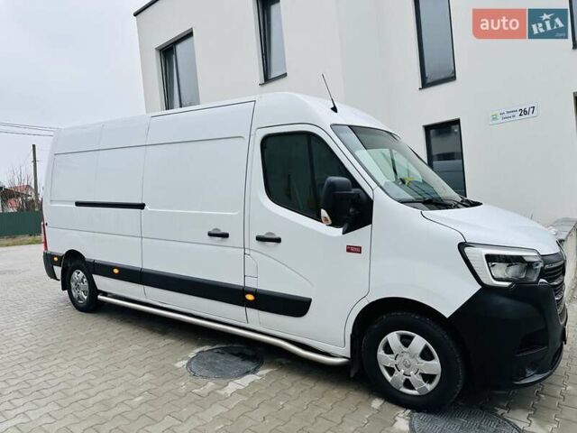 Белый Рено Мастер, объемом двигателя 2.3 л и пробегом 111 тыс. км за 22200 $, фото 1 на Automoto.ua