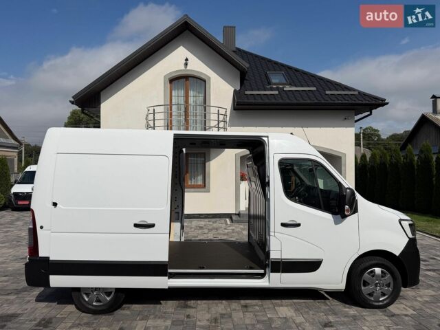 Белый Рено Мастер, объемом двигателя 2.3 л и пробегом 212 тыс. км за 18500 $, фото 1 на Automoto.ua