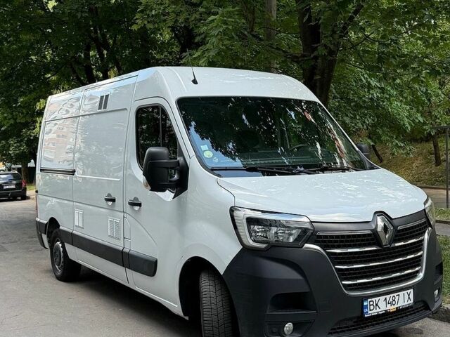 Белый Рено Мастер, объемом двигателя 2.3 л и пробегом 237 тыс. км за 18200 $, фото 1 на Automoto.ua