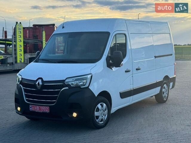 Белый Рено Мастер, объемом двигателя 2.3 л и пробегом 209 тыс. км за 19000 $, фото 1 на Automoto.ua