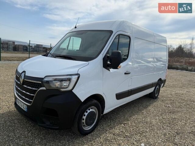 Белый Рено Мастер, объемом двигателя 2.3 л и пробегом 227 тыс. км за 17999 $, фото 1 на Automoto.ua