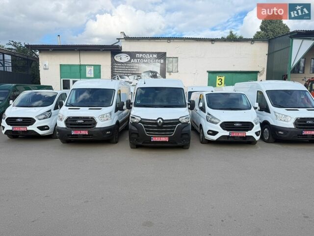 Белый Рено Мастер, объемом двигателя 2.3 л и пробегом 240 тыс. км за 18900 $, фото 1 на Automoto.ua