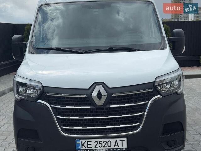 Белый Рено Мастер, объемом двигателя 2.3 л и пробегом 81 тыс. км за 21000 $, фото 1 на Automoto.ua