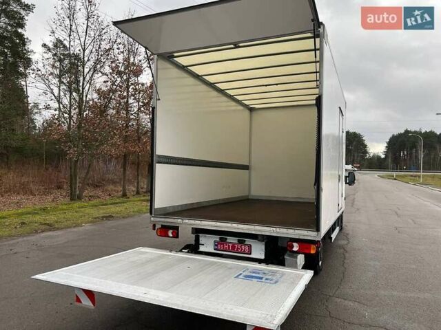 Белый Рено Мастер, объемом двигателя 2.3 л и пробегом 287 тыс. км за 25500 $, фото 1 на Automoto.ua