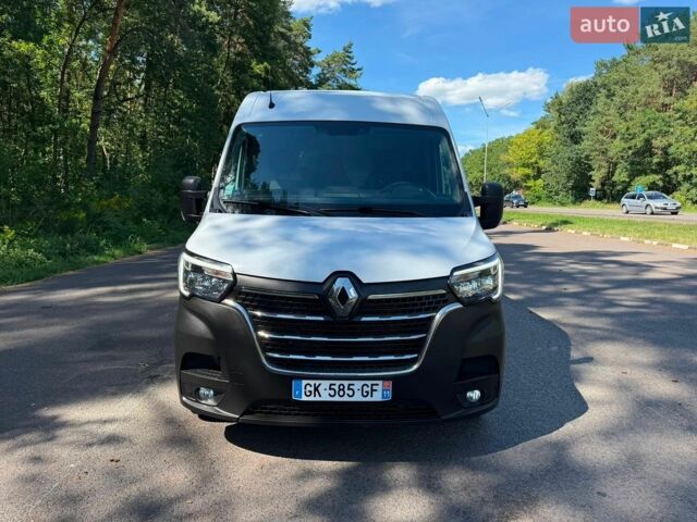 Белый Рено Мастер, объемом двигателя 2.3 л и пробегом 239 тыс. км за 21550 $, фото 1 на Automoto.ua