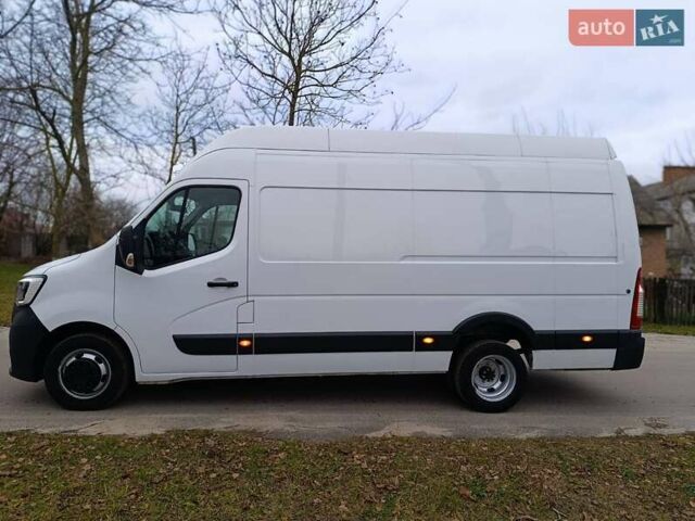 Белый Рено Мастер, объемом двигателя 2.3 л и пробегом 205 тыс. км за 25550 $, фото 1 на Automoto.ua