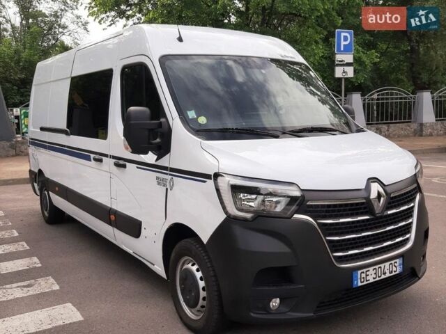 Белый Рено Мастер, объемом двигателя 2.3 л и пробегом 495 тыс. км за 19600 $, фото 1 на Automoto.ua