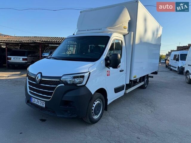 Белый Рено Мастер, объемом двигателя 2.3 л и пробегом 135 тыс. км за 23800 $, фото 1 на Automoto.ua