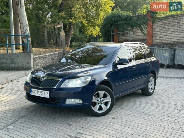 Белый Рено Мастер, объемом двигателя 2.3 л и пробегом 212 тыс. км за 21800 $, фото 1 на Automoto.ua