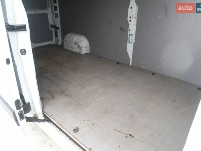 Белый Рено Мастер, объемом двигателя 2.3 л и пробегом 80 тыс. км за 13900 $, фото 1 на Automoto.ua