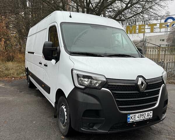 Белый Рено Мастер, объемом двигателя 2.3 л и пробегом 53 тыс. км за 28000 $, фото 1 на Automoto.ua