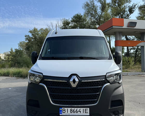 Белый Рено Мастер, объемом двигателя 2.3 л и пробегом 65 тыс. км за 31470 $, фото 1 на Automoto.ua