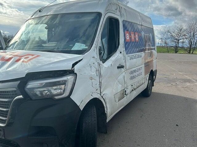Білий Рено Мастєр, об'ємом двигуна 2.3 л та пробігом 112 тис. км за 10000 $, фото 1 на Automoto.ua