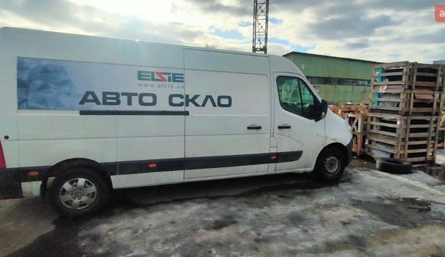 Белый Рено Мастер, объемом двигателя 2.3 л и пробегом 279 тыс. км за 14000 $, фото 1 на Automoto.ua